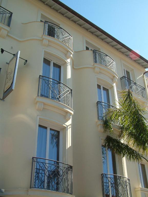 Hotel Villa D'Elsa 주앙레핑 외부 사진